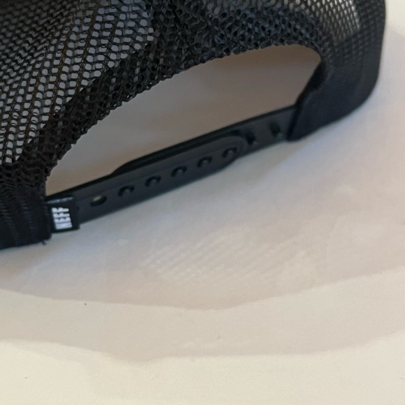 Disney Neff Black White Mickey Mouse Faces Hat - Picture 4 of 5